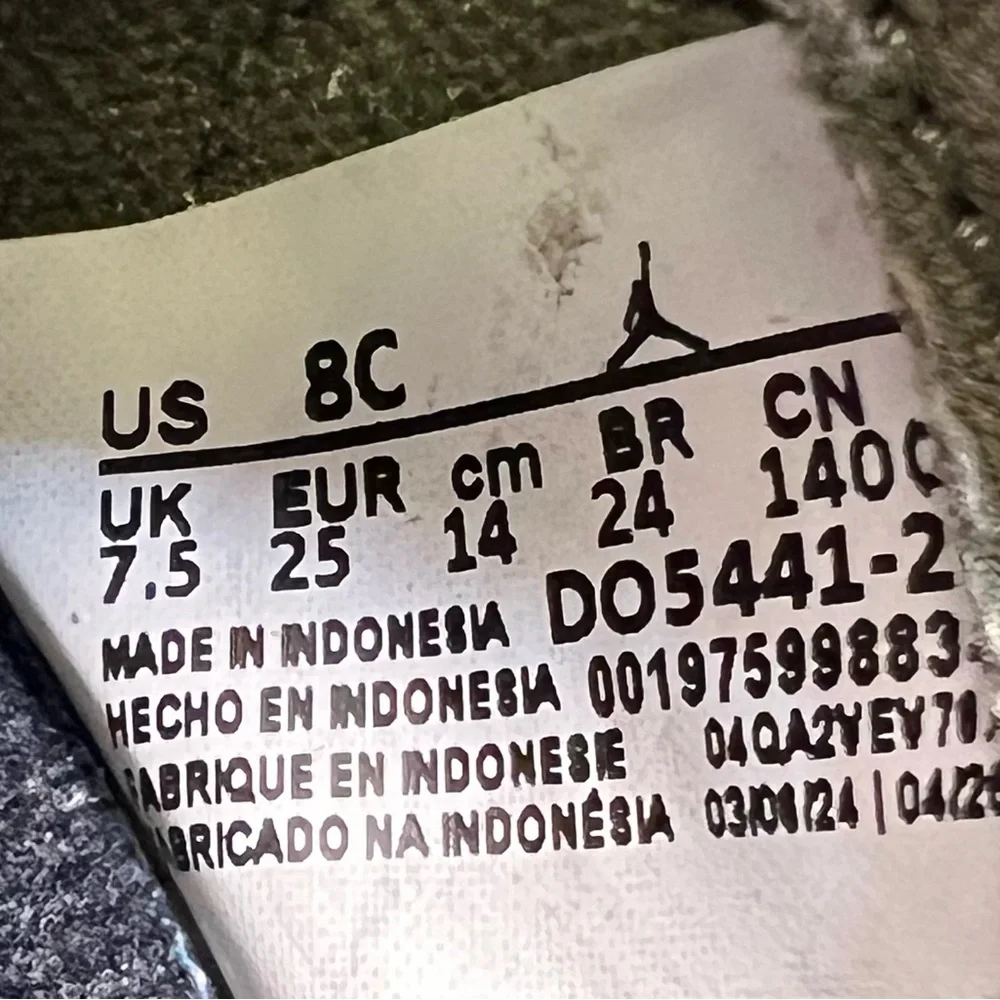 Air Jordan x Travis Scott,‎ Cactus Jack - Olive and Cream Youth Sneakers-8C